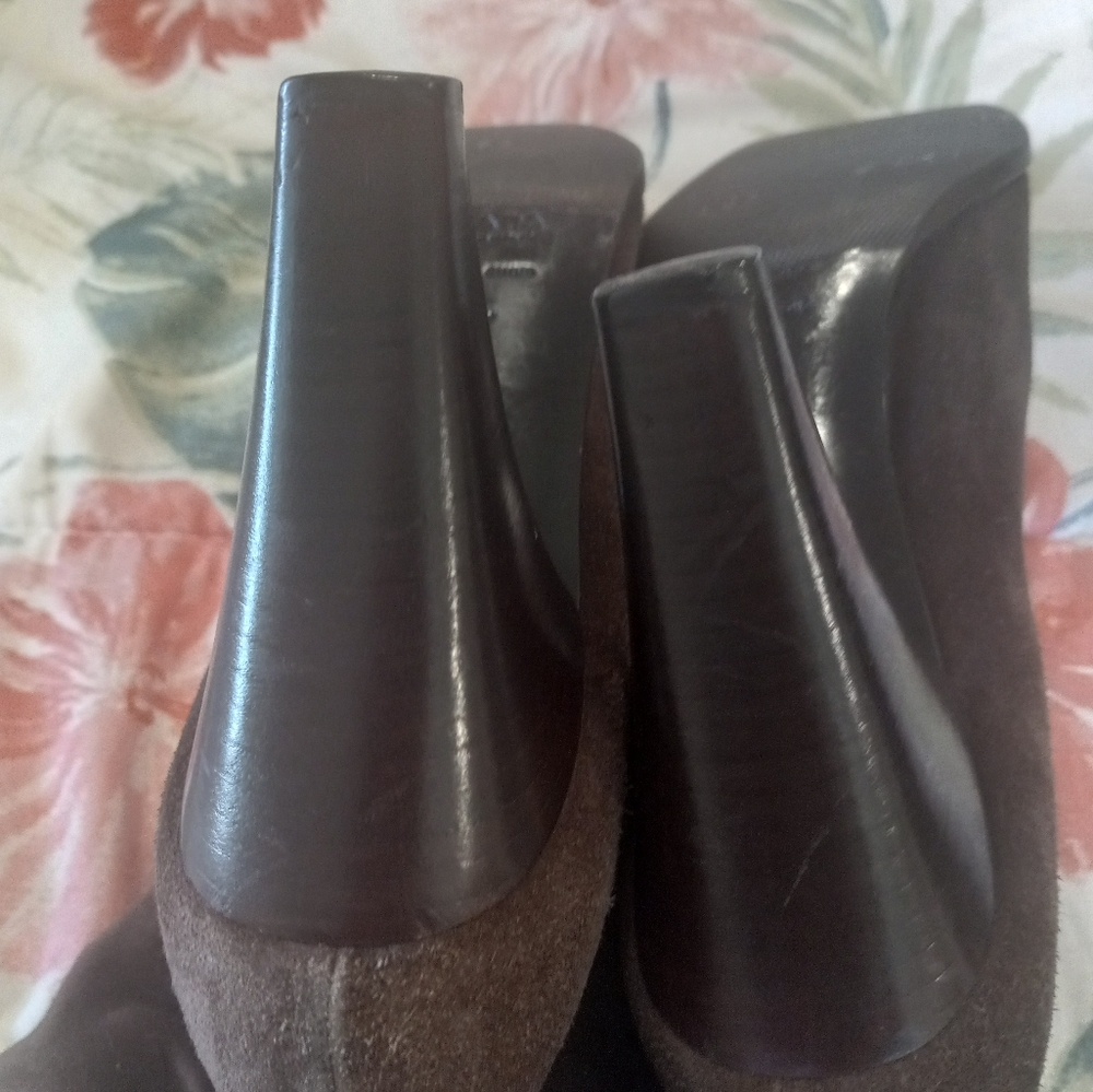 Prada Brown Suede Pointed-Toe Knee-High Heeled Boots - Picture 9 of 11